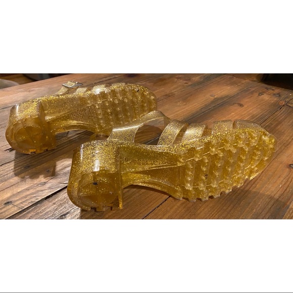 Jellies! Amazing jelly sandals in semi-clear with gold sparkles ✨ - Picture 2 of 4